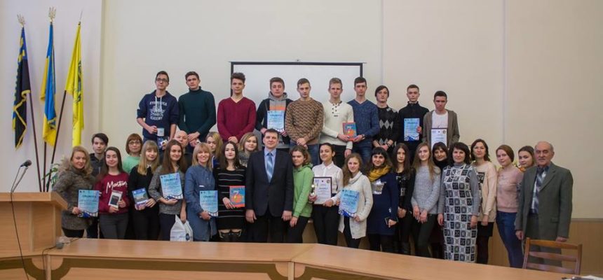 Ми – поруч із молодіжним фестивалем соціальної реклами