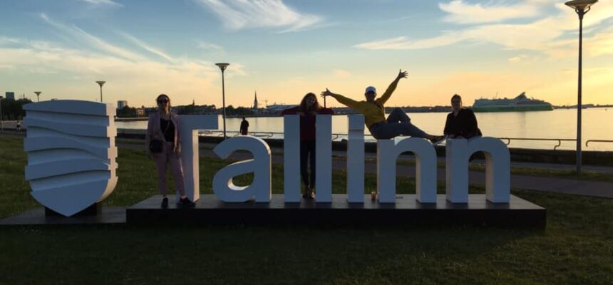 “Поруч” в Естонії